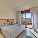 Penthouse In Marbella, Beachfront Lägenhet *