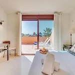 Penthouse In Marbella, Beachfront Lägenhet