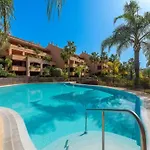 Penthouse In Marbella, Beachfront Lägenhet